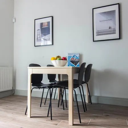 Apartment Newly Refurbished And Modern 1 Bedroom House In Dublin1 Dublin