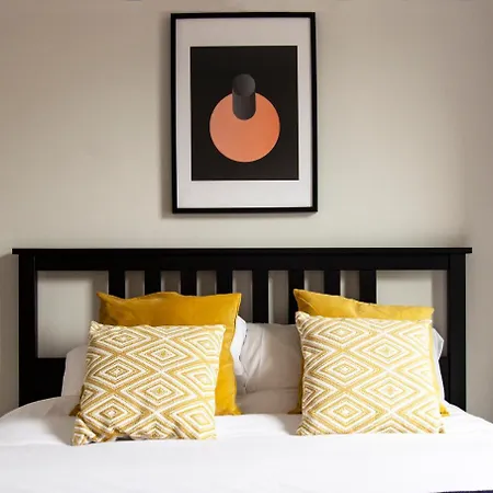 Apartment Newly Refurbished And Modern 1 Bedroom House In Dublin1